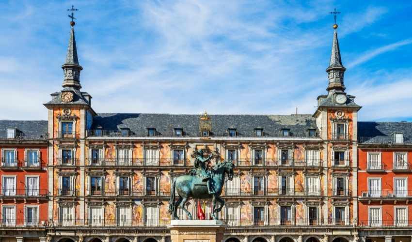 Viaje triangulo europeo (paris - madrid) desde León